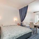 Cozy Apartment In Pula With Wifi * بولا