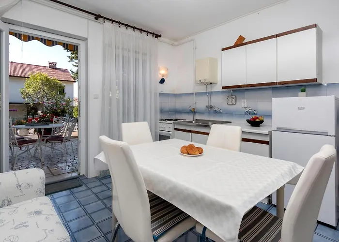 Apartment Cozy In With Wifi Pula